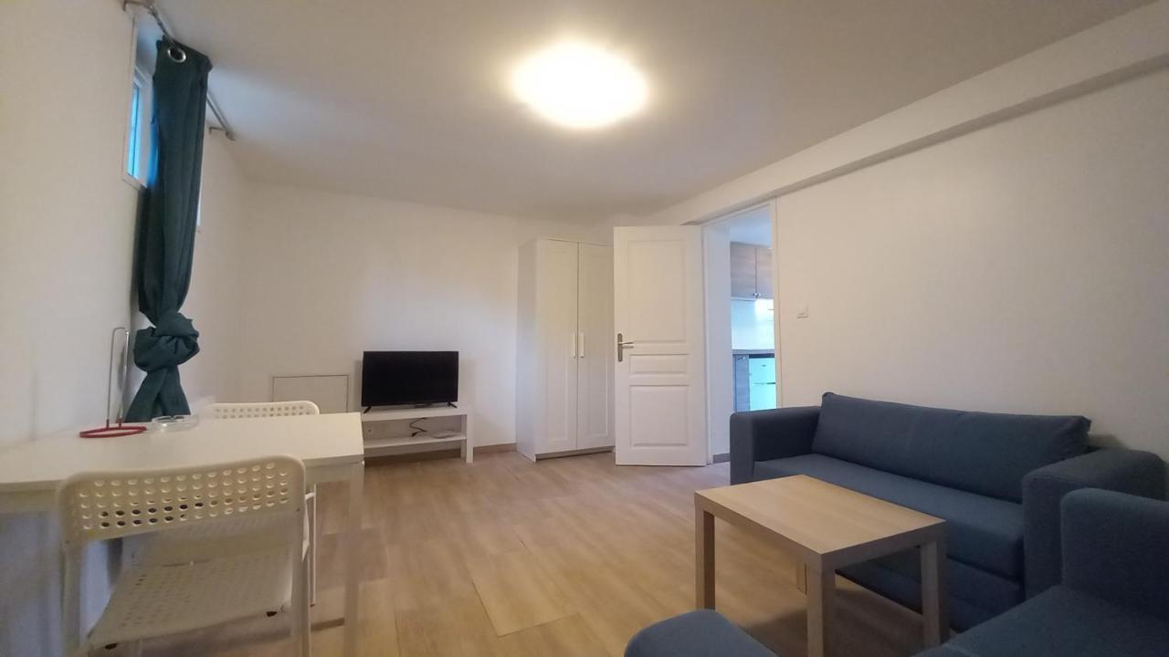 Super Appartement Au Centre Ville De Rosny Sous Bois Exterior foto